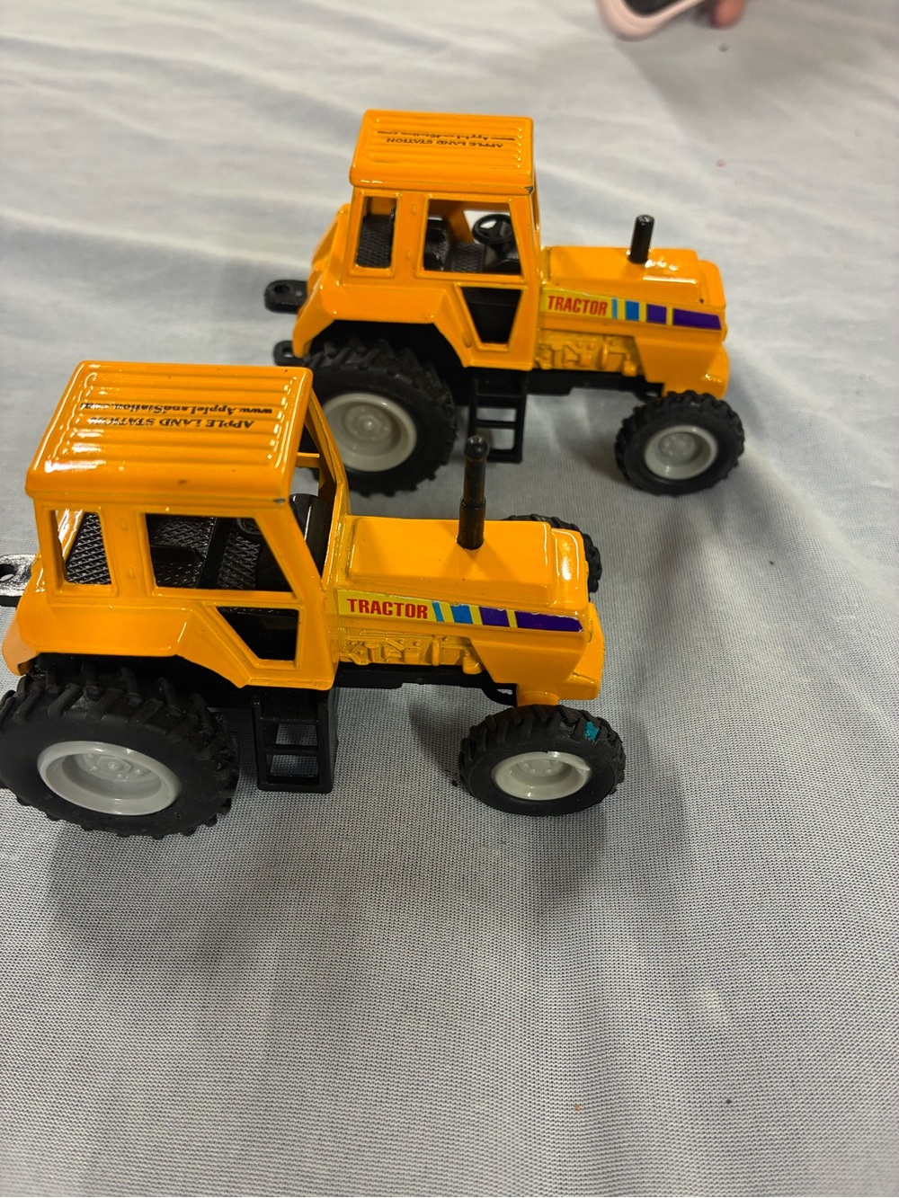Pull Back Die-Cast Vehicle - FARM TRACTOR (Yellow)(3.75 inch) Appleland Station